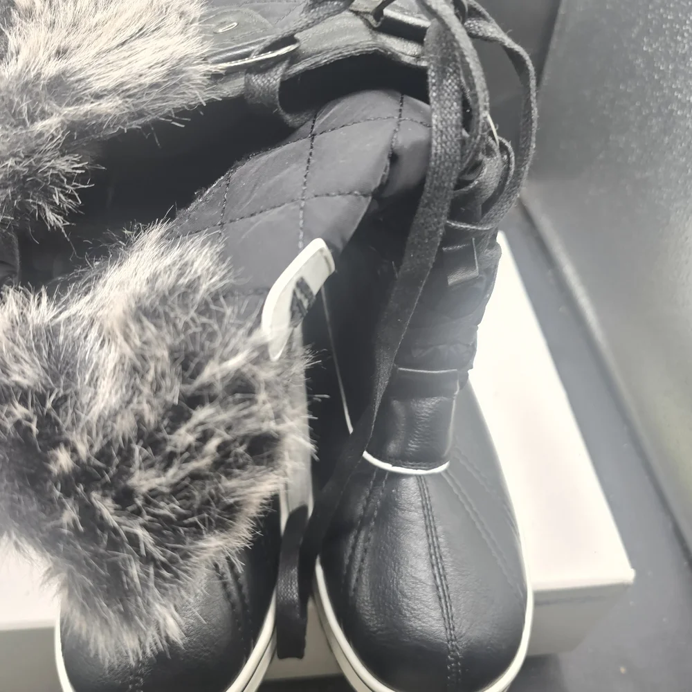 Women's‎ Quilted Black Winter Boots with Faux Fur